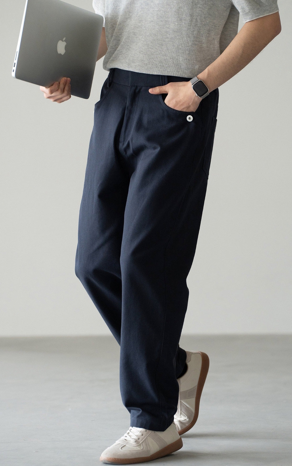 Cotton-Linen Blend Breathable Drape Trousers in Royal Blue
