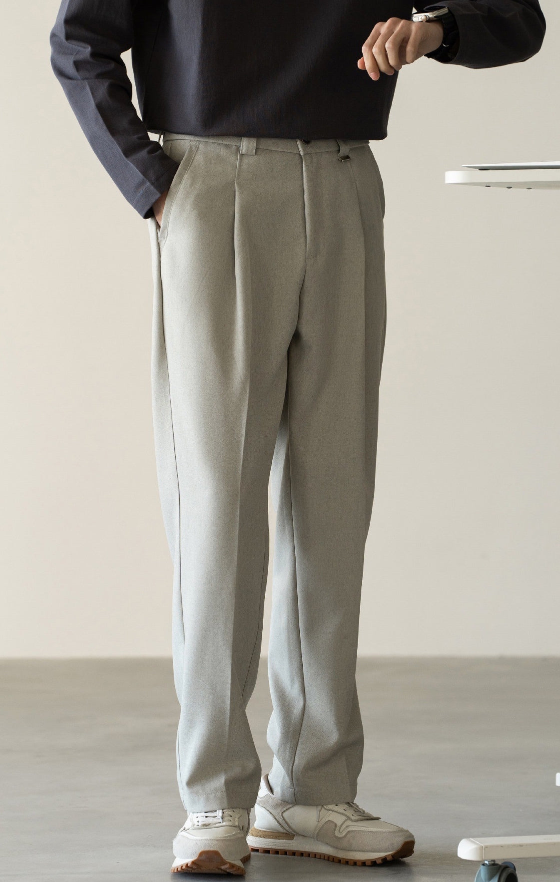 Italian Retro Linen Double-Pleated Casual trousers in Taupe Beige