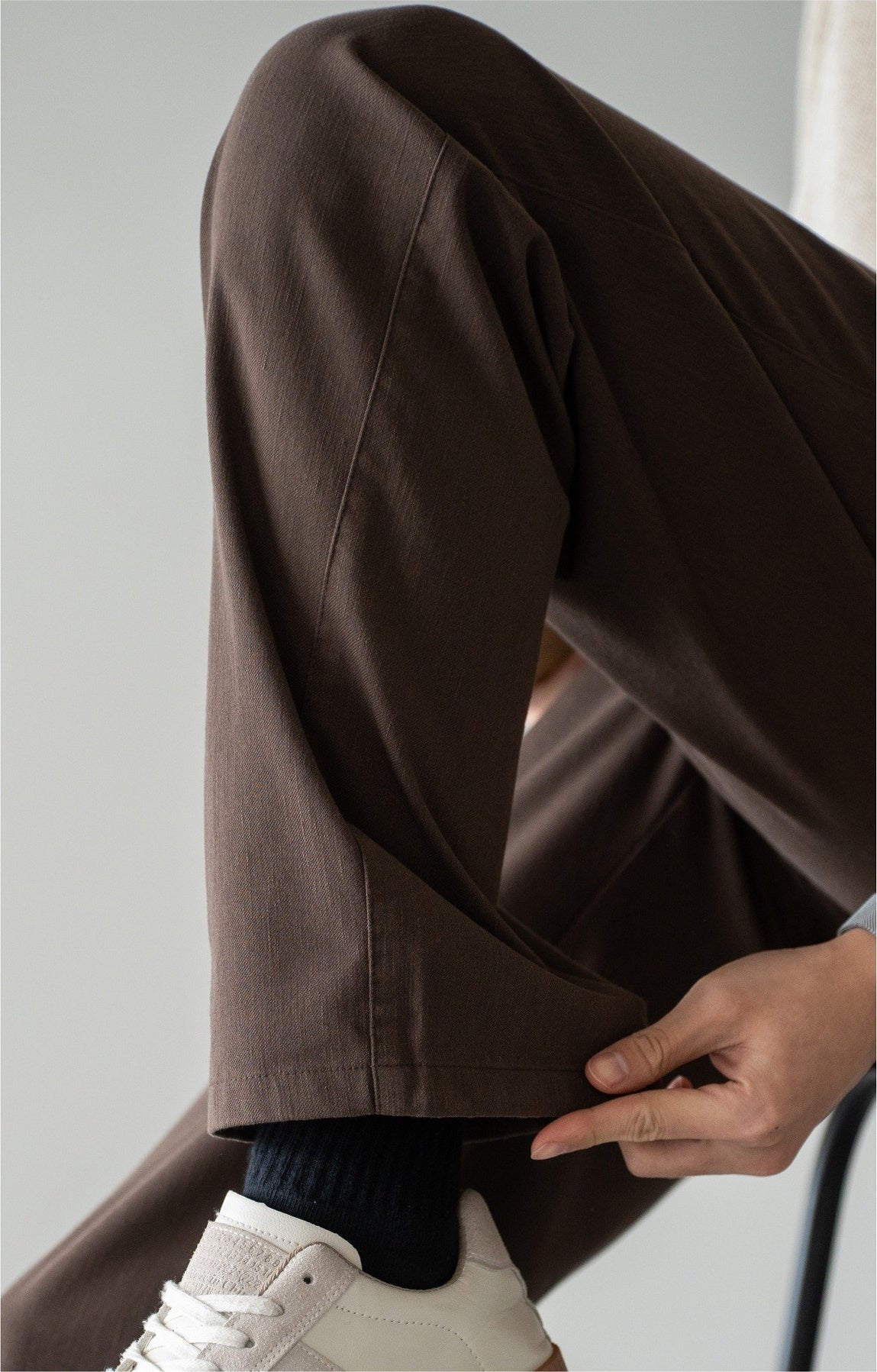 Old Money Trousers in Heritage Cotton Blend - COFFEE
