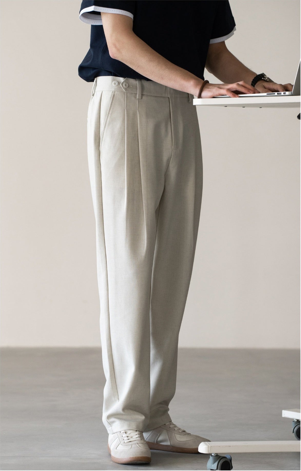 Old Money Tencel Linen Double Pleated Trousers - APRICOT