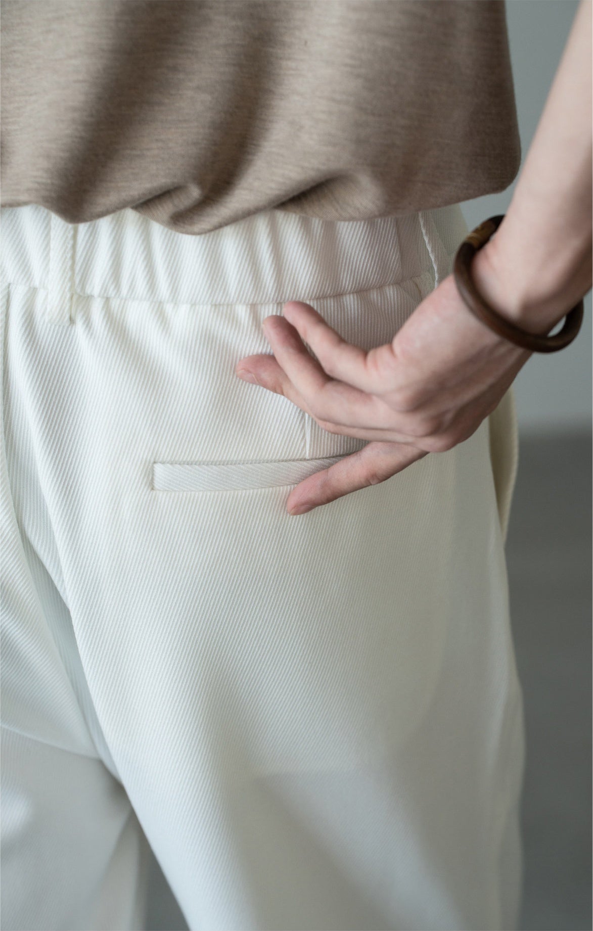 Men's Korean-Fit High-Stretch Lyocell Drape Travel Trousers – Wrinkle-Free - PEARL WHITE