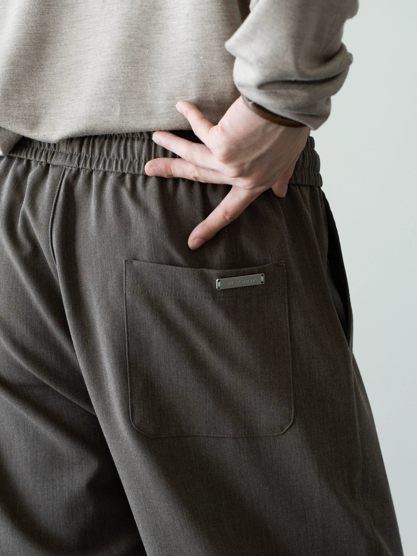 Men's Wool-Blend Relaxed Tapered Commuter Trousers - Drawstring Elastic Waist  - GREY