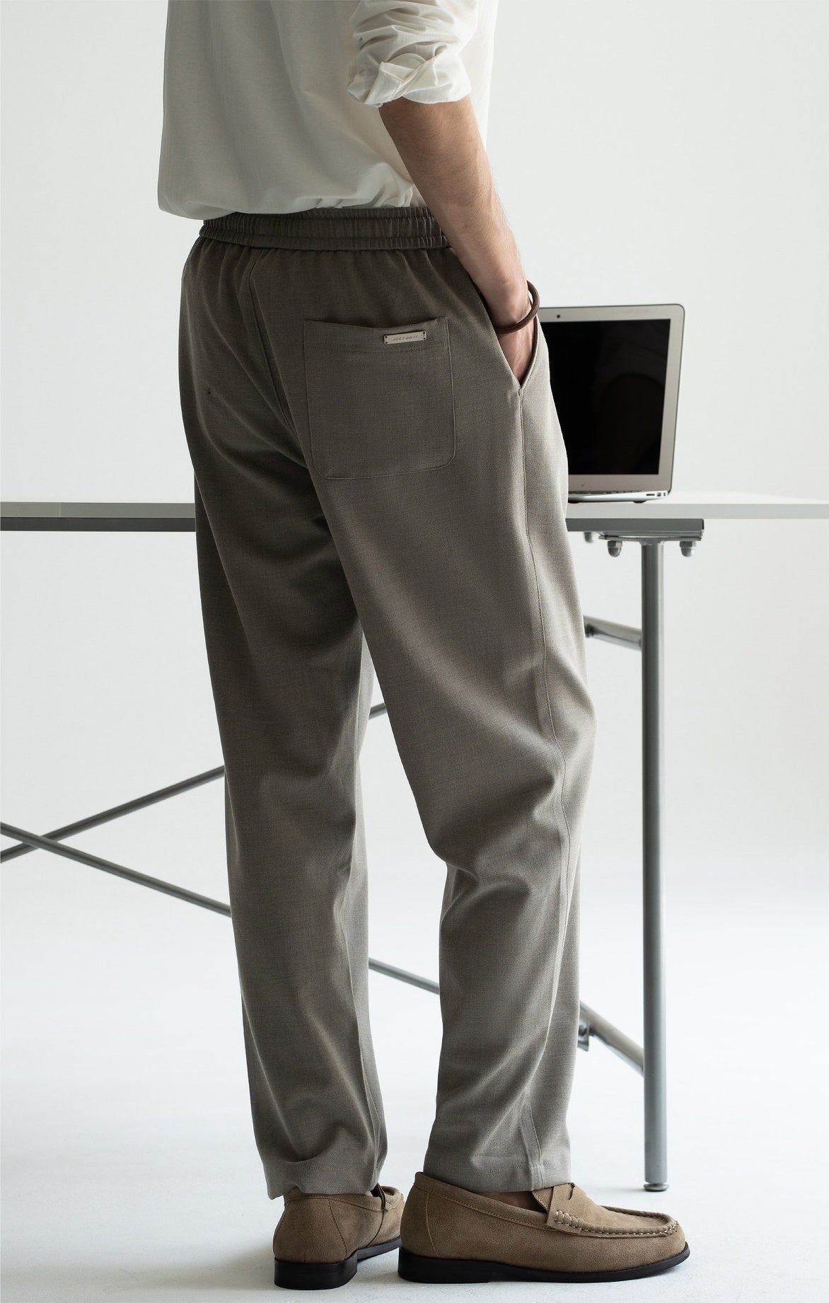 Men's Wool-Blend Relaxed Tapered Commuter Trousers - Drawstring Elastic Waist  - TAUPE