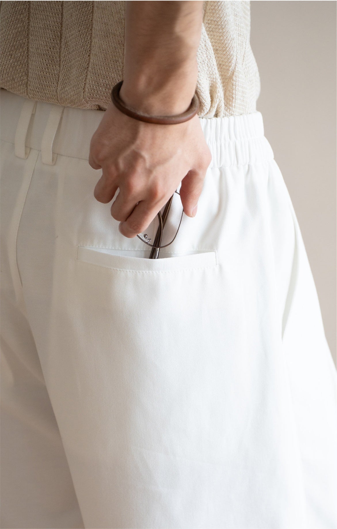 Men's Korean Minimalist Breathable Linen-Blend Double-Pleat Shorts  - OFFWHITE