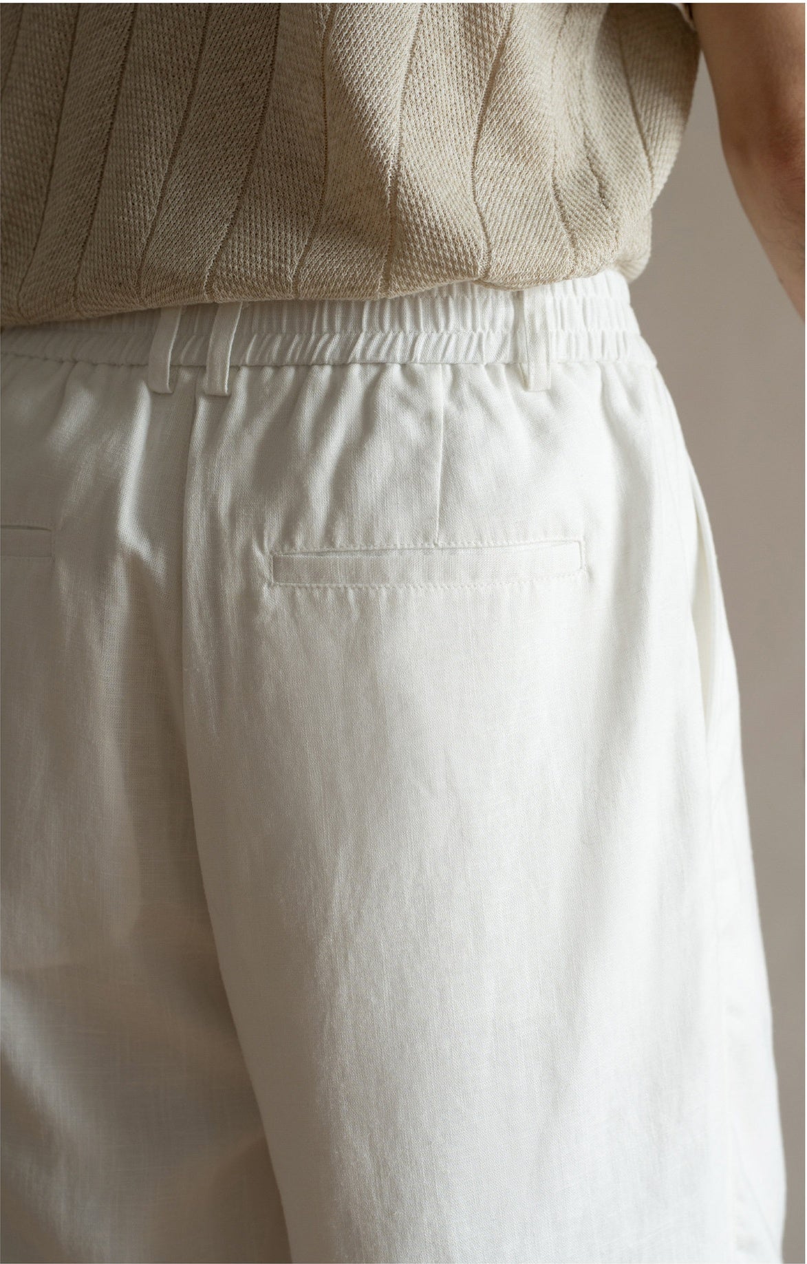 Men's Pleated 77% Lyocell - Linen Blend Summer Resort Shorts – 7" Inseam Elastic Waist  - OFFWHITE